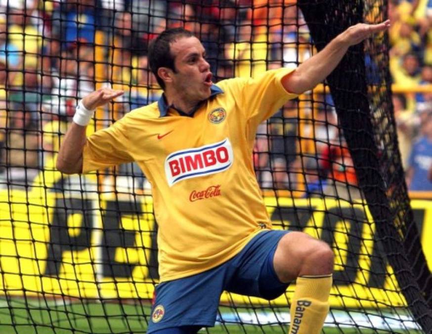 Cuauhtemoc Blanco abandonó los estudios a los 10 años, pero eso no le impidió convertirse en uno de los deportistas estrella de México. Lo curioso es que Cuahutemoc se convirtió en alcalde de la ciudad de Cuernavaca.