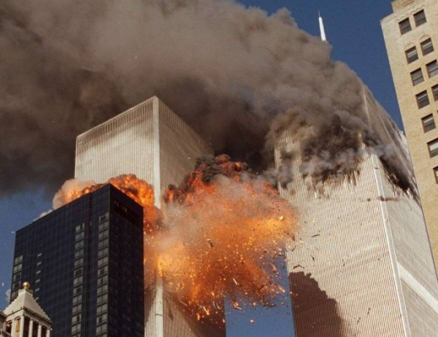 El 11 de septiembre de 2001, uno de los cuatro aviones que fueron secuestrados por el grupo yihadista Al Qaeda, se estrelló a las 08:46 a.m. contra la torre norte del World Trade Center, desatando el caos y la confusión en Nueva York.