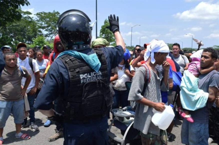 Los migrantes tenían como objetivo llegar a Tapachula, siguiendo la ruta de otras caravanas que ya han llegado a la frontera de Estados Unidos.