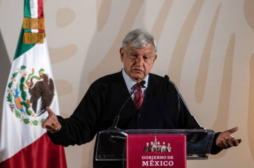 Estados Unidos y el Grupo de Lima -de 14 países-, desconocieron la reelección de Maduro en los comicios del pasado 20 de mayo, adelantados por la oficialista Asamblea Constituyente y boicoteados por la oposición, que los consideró un fraude.<br/><br/>Obrador no descartó enviar una delegación mexicana la investidura de su par socialista, sin embargo, decidió a última hora suspenderla.