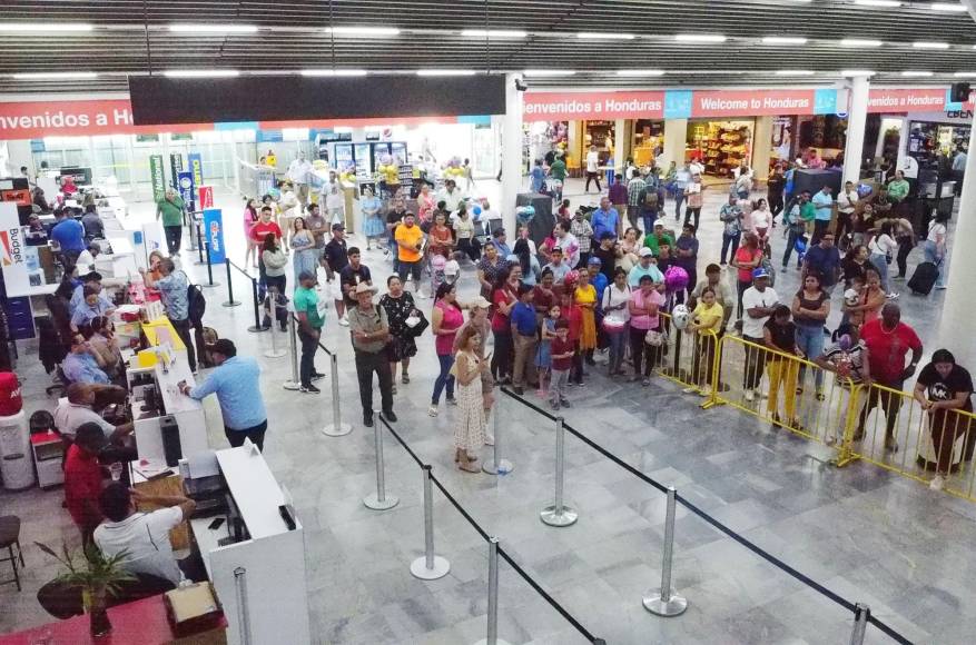 Un aumento en el tráfico de viajeros del 11.2% se registró en el Villeda Morales en 2023. Por la terminal aérea circularon 1,270,997 viajeros en 2023, unos 128,362 pasajeros más que en 2022.