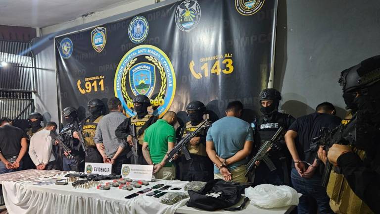 La Dirección Policial Anti Maras y Pandillas Contra el Crimen Organizado (DIPAMPCO) capturó en las últimas horas a seis supuestos sicarios en Puerto Cortés.