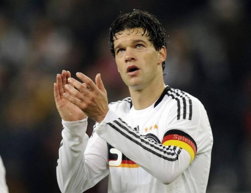 Michael Ballack tuvo una carrera maravillosa, pero también es conocido por ser uno de los jugadores más desafortunados en las finales. Fue subcampeón Mundial y de la Eurocopa en 2002 y 2008, respectivamente. Además, terminó tercero en el Mundial de 2006.