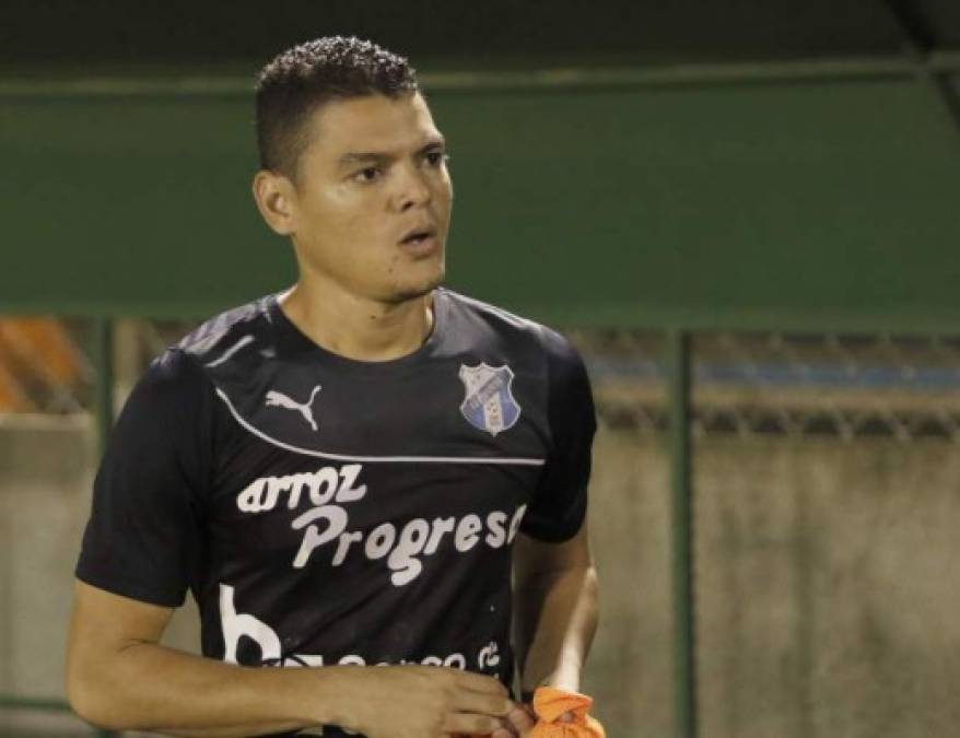 Luis Alvarado: El futbolista acabó contrato con el Honduras Progreso pero al parecer sería renovado. El lateral también se desempeña en el club como preparador físico.