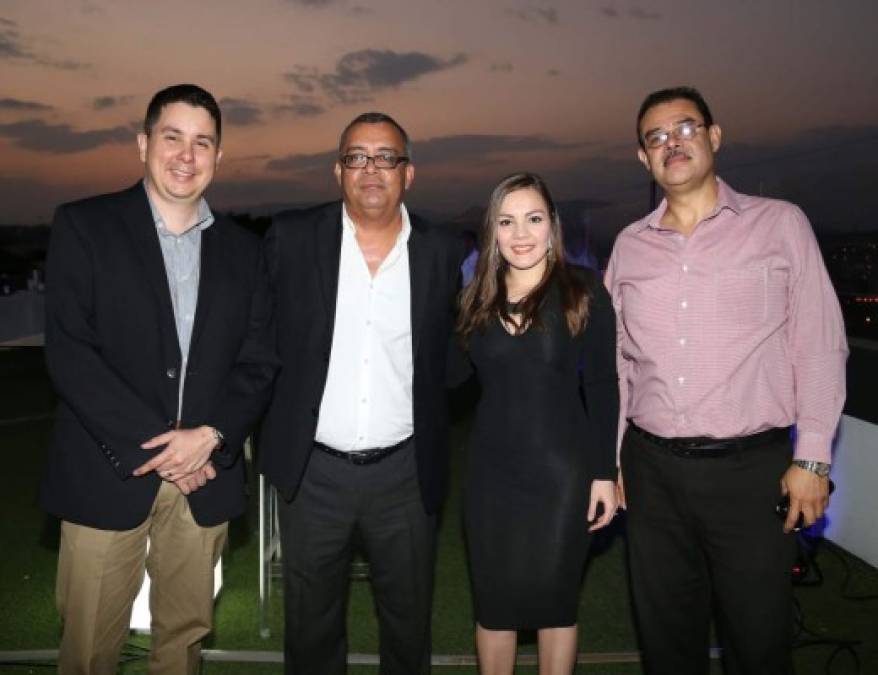 Héctor Robinson, Julio Tejeda, Johana Cabrera y Omar Maradiaga.