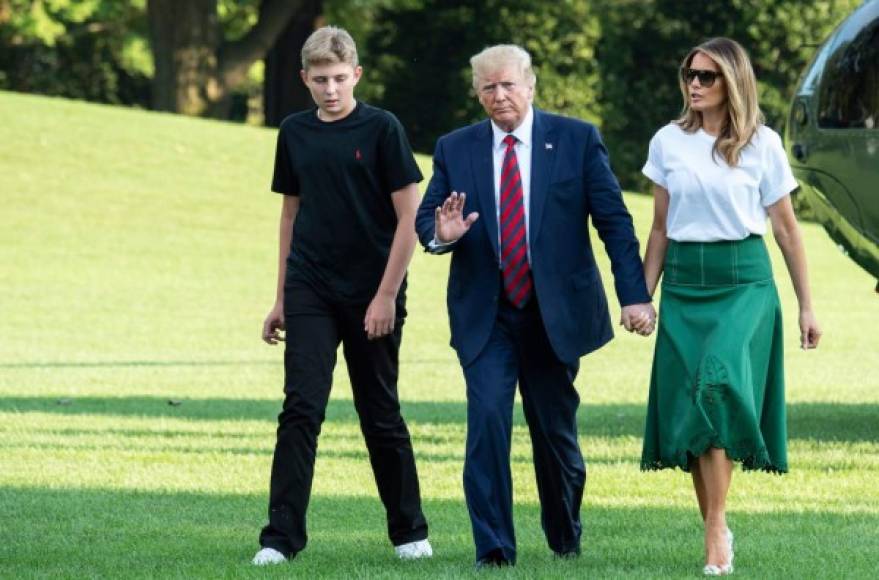 Medios estadounidenses aseguran que Trump mide 1,91 m, por lo que su hijo menor de solo 13 años ya superó esa estatura.