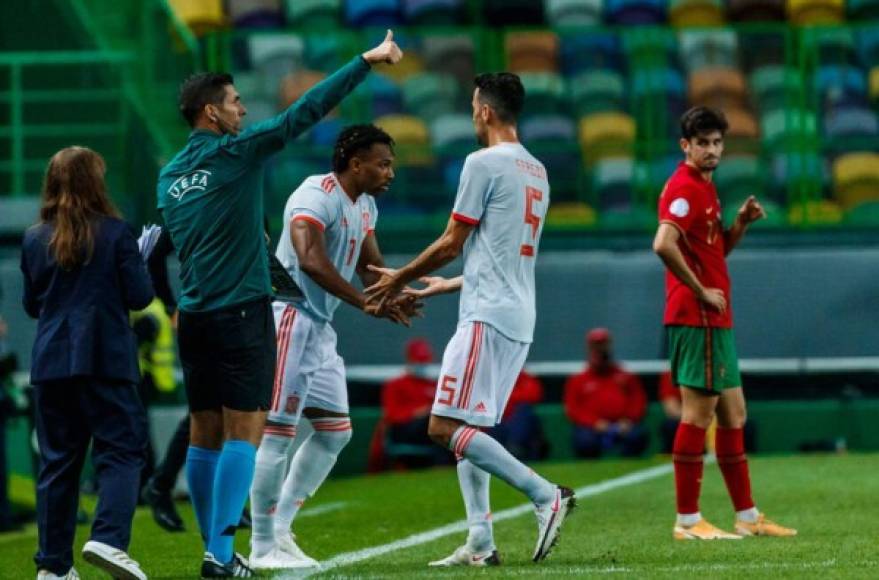 Adama Traoré debutó por fin en la selección española comandada por Luis Enrique. Lo hizo en el duelo amistoso ante Portugal que se llevó a cabo en el estadio José Alvalade de Lisboa, el cual terminó 0-0. El ex futbolista de Barcelona ingresó en el minuto 62 por Sergio Busquets y dejó muy buenas sensaciones de cara a futuro.