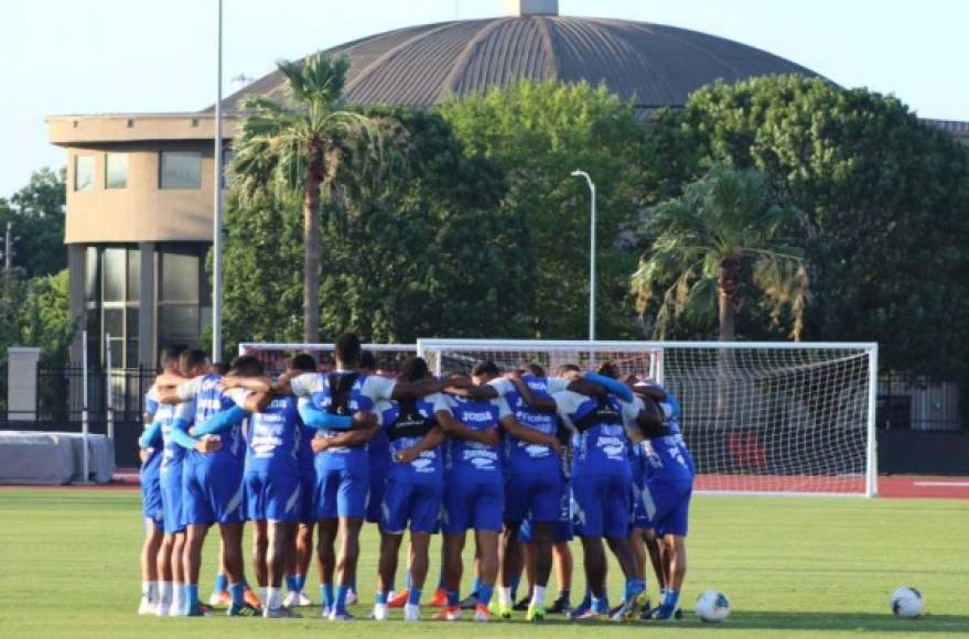 La selección de Honduras se enfrenta este viernes a Curazao por la segunda jornada del grupo C de la Copa Oro. La Bicolor está obligada a sacar la victoria y habrán varios cambios en su 11 titular respecto al juego ante Jamaica.