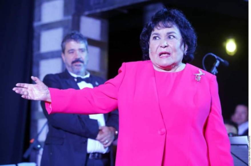 Salinas ha declarado en varias ocasiones que fue Edith González quien mejor dio vida a Elena Tejero en la obra Aventurera. Fotos: Redes/Archivo/Cuartoscuro