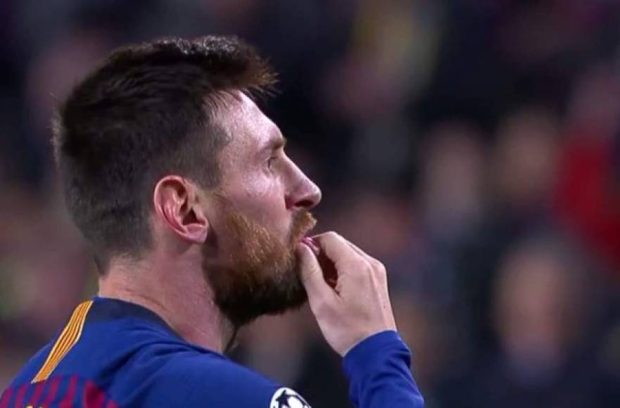 Tras los silbidos del Camp Nou a Coutinho, para sorpresa de todos Lionel Messi le exigió a los aficionados que no silbaran a su compañero.