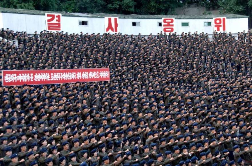 El régimen de Kim Jong-un aseguró que unos 3,5 millones de jóvenes y soldados retirados han solicitado alistarse en el Ejército para luchar contra Estados Unidos, en medio de un episodio de alta tensión verbal entra Washington y Pyongyang.