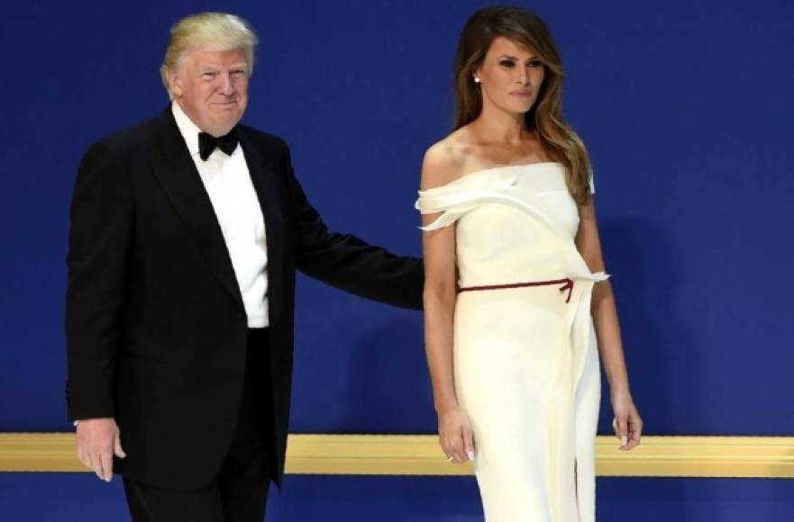 La llegada de Melania Trump a la Casa Blanca la ha convertido en el centro de la atención en Estados Unidos. La exmodelo eslovena lidera un ránking organizado por la revista StarPulse como una de las primeras damas más bellas de EUA.