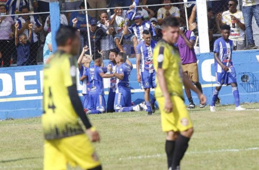 De la mano del exportero y hoy entrenador Carlos 'Chato' Padilla, el histórico club ceibeño quedó a las puertas de volver a la primera división del fútbol hondureño tras vencer en un duelo apretado al conjunto de San Lorenzo. El global fue de 4-3.