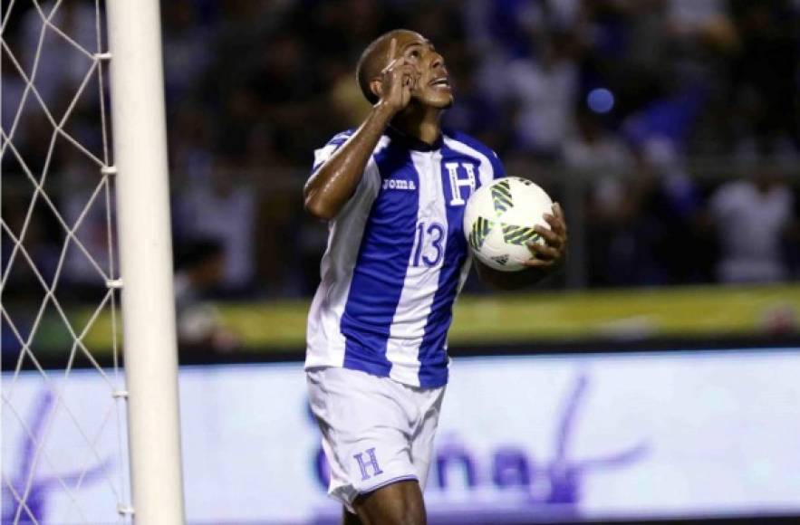 Eddie Hernández fue clave a base de goles para que Honduras asegurara el repechaje. Tiene 26 años y juega en el Motagua.