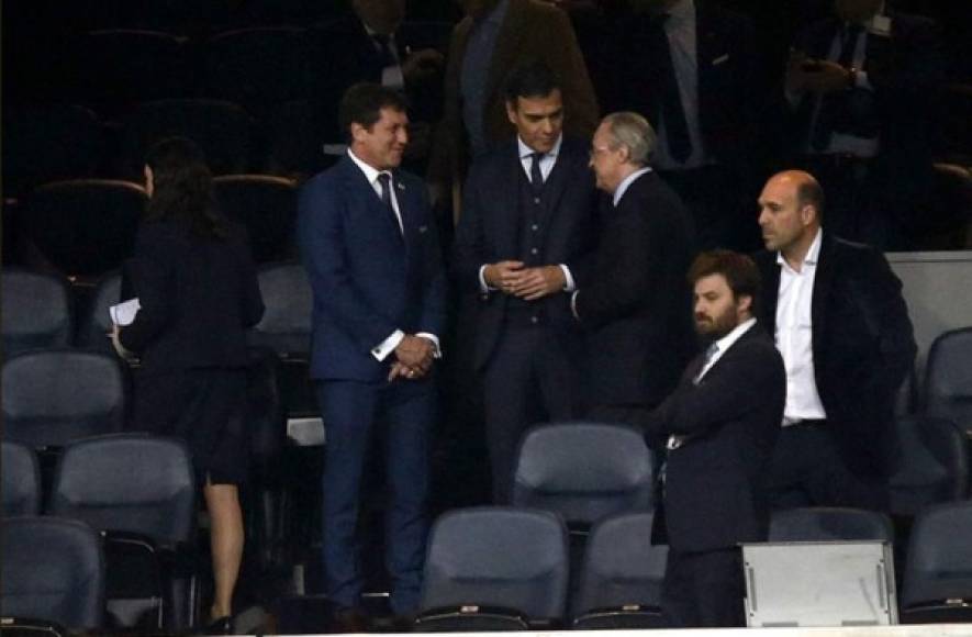 Florentino Pérez presente en el estadio del Real Madrid viendo el River-Boca.