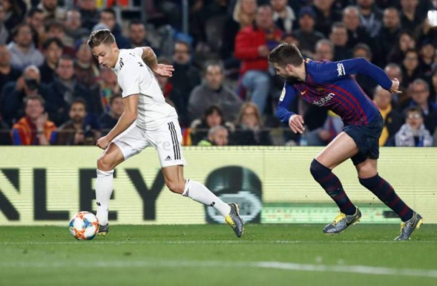 Marcos Llorente (6): realizó una labor oscura para tapar las carencias de Marcelo con coberturas a la espalda de su compañero cuando tardaba en bajar. No estuvo fino con el balón en los pies y acabó sufriendo su segunda lesión muscular de la temporada. No pudo seguir a los 63 minutos.