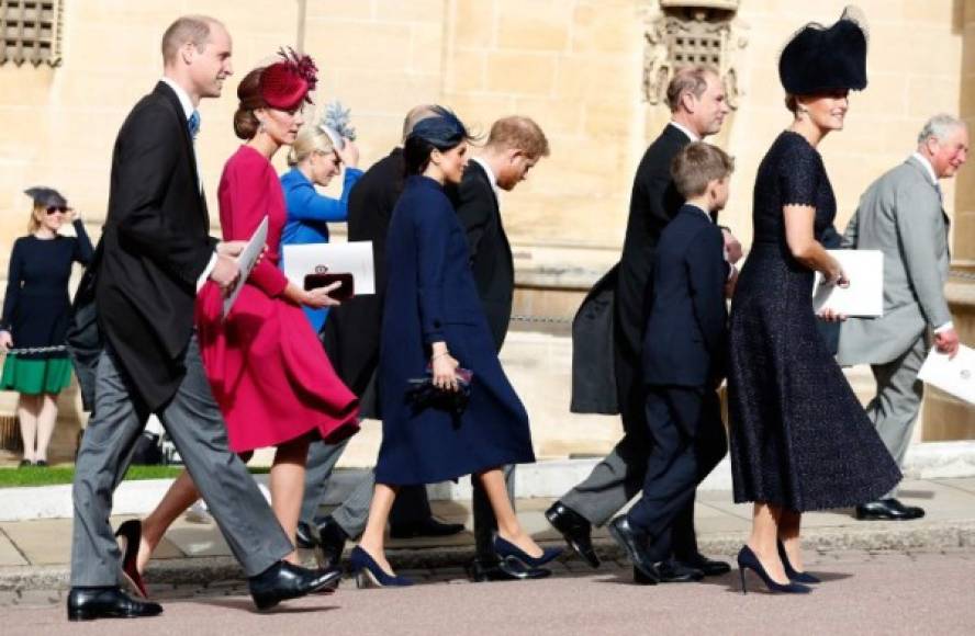 Meghan llevó el abrigo en todo momento durante el evento.