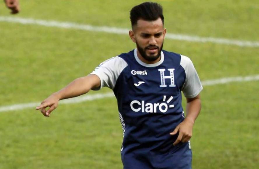 Jorge Álvarez: Una de las figuras de Honduras y no estará ante México por acumulación de amarillas.