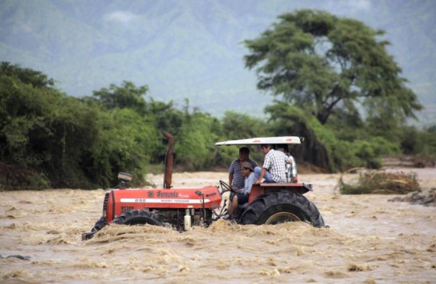 El Servicio Nacional de Meteorología e Hidrología (Senamhi) anunció en su pronóstico más reciente que las precipitaciones se intensificarán durante esta próxima semana, especialmente en las regiones de la costa norte de Perú, que fueron las más golpeadas por las lluvias de los últimos días.