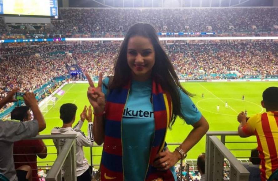 La DJ hondureña estuvo hace un par de semanas observando el clásico entre Barcelona y Real Madrid disputado en Miami, fue el último juego de Neymar como blaugrana.