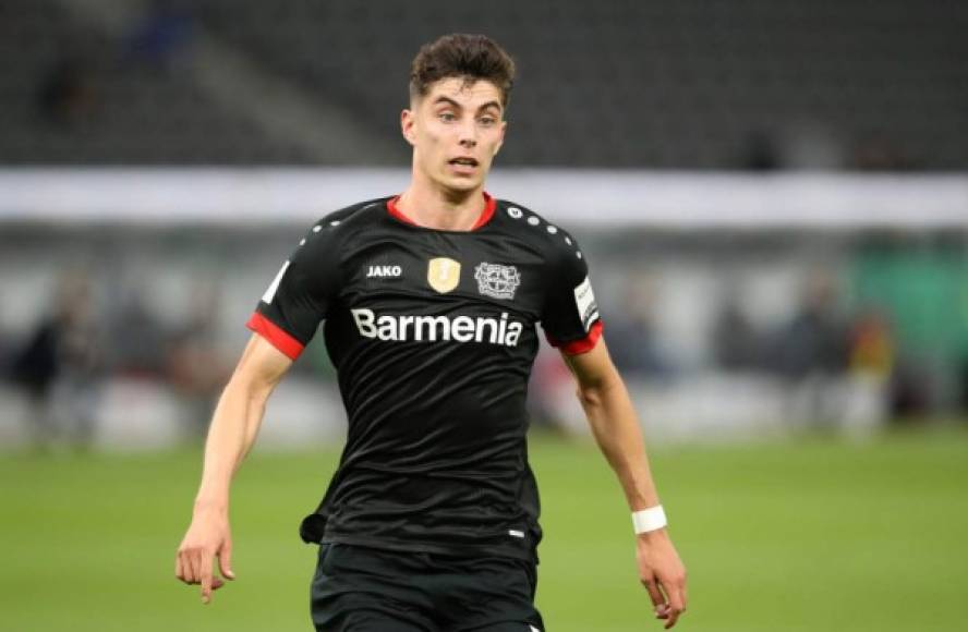 Según informa 'Kicker', el delantero del Bayer Leverkusen, Kai Havertz, una de la joyas del mercado de fichajes, podría haber elegido ya destino. Equipos como el Bayern de Múnich, el Real Madrid, el Barcelona, el Manchester City o el Manchester United se han interesado por él pero según 'Kicker' el ariete de 21 años habría elegido al Chelsea.<br/><br/>Pese a todo el Bayer Leverkusen, propietario de sus derechos, no piensa rebajar ni un euro el precio de Havertz por lo que el traspaso no está cerrado ni mucho menos. Y es que el club alemán pide alrededor de 100 millones, una cifra muy alta para un Chelsea que ya se ha rascado el bolsillo con los fichajes de Hakim Ziyech y Timo Werner.