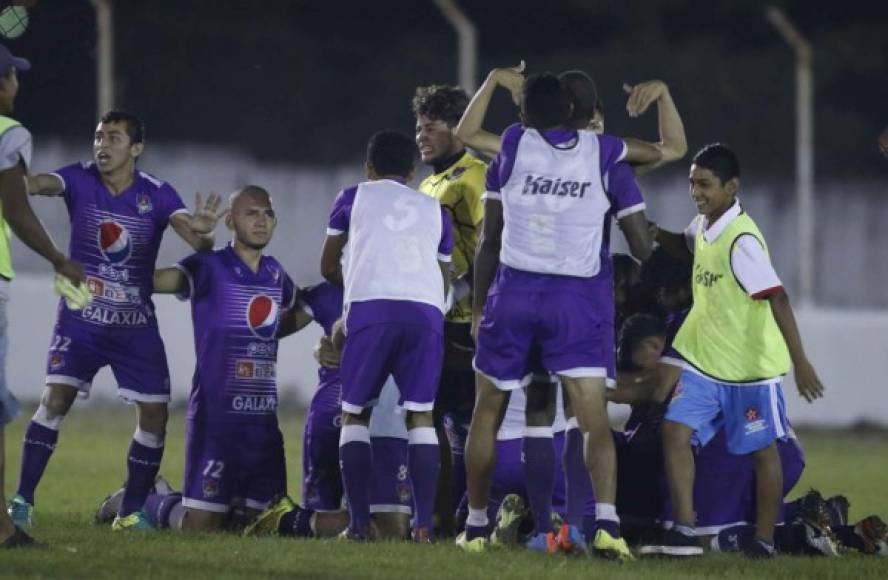 El Villanueva en penales se bajó al Platense y avanza a la siguiente fase.