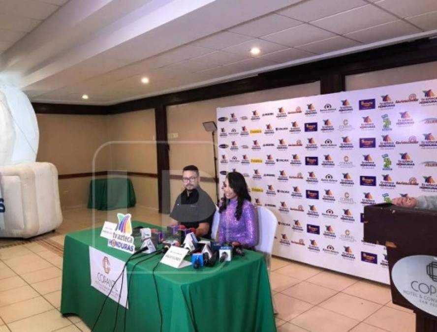 La hondureña se presentó ante fanáticos y medios de comunicación en un centro de convenciones en SPS, a pocas horas de haber regresado de México, donde obtuvo el segundo lugar en La Academia.