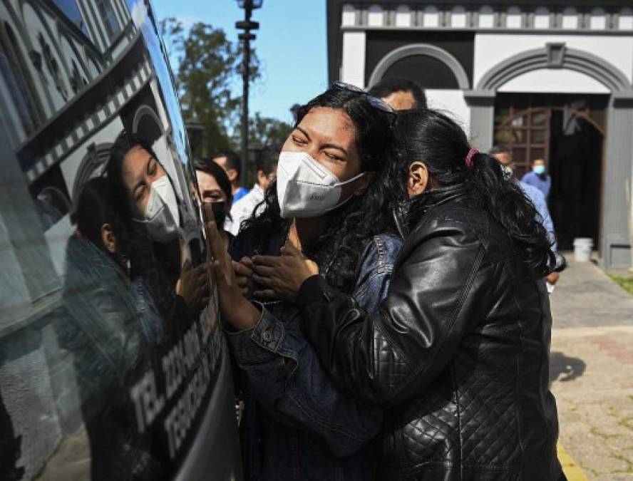 Nelson Flores falleció a causa de la pandemia del coronavirus después de estar luchando por más de tres semanas contra la enfermedad. AFP