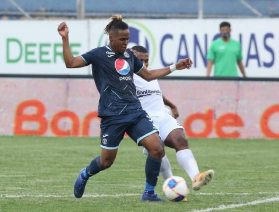 El joven Eduardo Arriola hizo su debut en la primera división de Honduras con la camiseta del Motagua. El chico es hijo del exfutbolista Eduardo Alonso Arriola Carter.