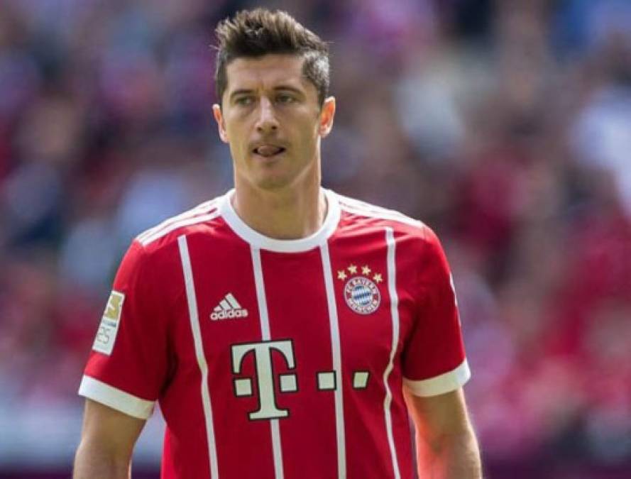 El futuro de Robert Lewandowski no está nada claro. Su nombre ha sido relacionado con el del Real Madrid, sin embargo la operación para llevarle al Bernabéu no está de momento clara por la resistencia que está poniendo el Bayern por no dejarle ir.