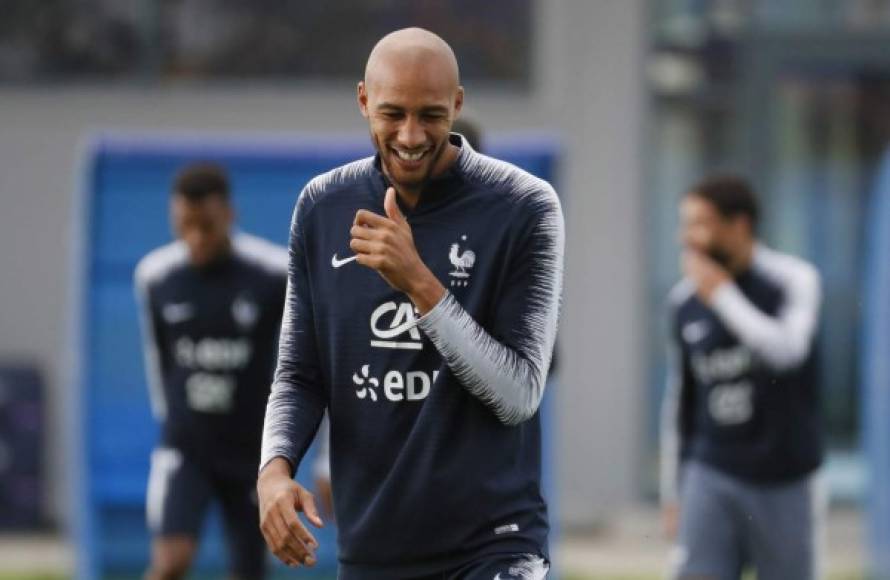 Steven Nzonzi: Tiene ascendencia congoleña aunque nació en Colombes (Francia).