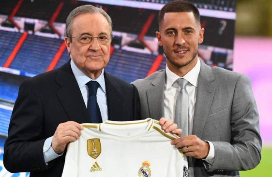 Momento en que Florentino Pérez presentaba ante la prensa deportiva a Hazard.Se cumplió el sueño de ambas partes.