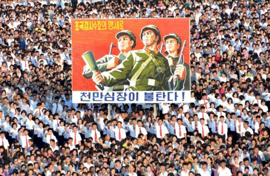 'Todo el mundo se está levantando por todo el país para tomar miles de veces represalias contra EUA', relató el periódico del Partido de los Trabajadores, que enumeró los alistamientos por días y provincias, según recogió la agencia surcoreana Yonhap.<br/>