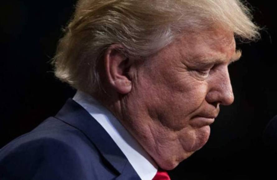 El presidente electo de Estados Unidos, Donald Trump, se quejó hace unas semanas ante la cadena NBC por publicar fotografías en donde su aspecto físico 'no salía bien favorecido'.