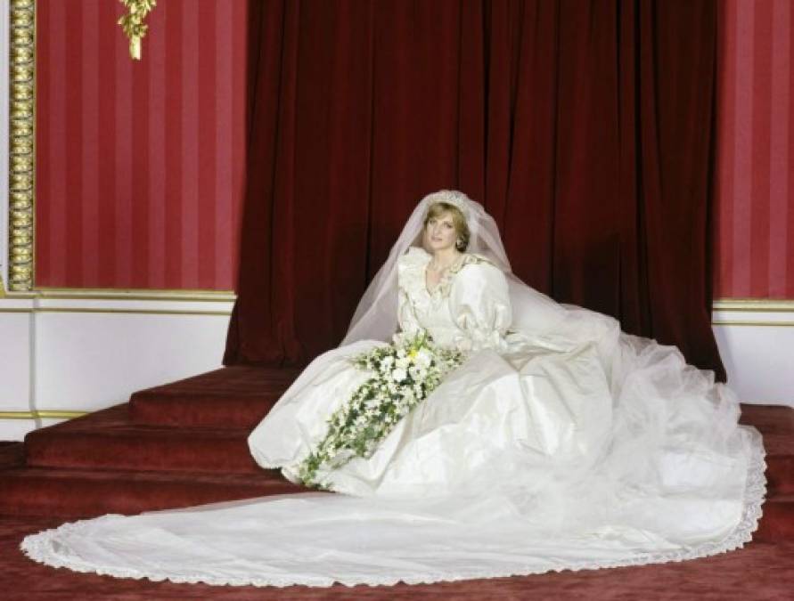 En su boda lució un hermoso vestido.