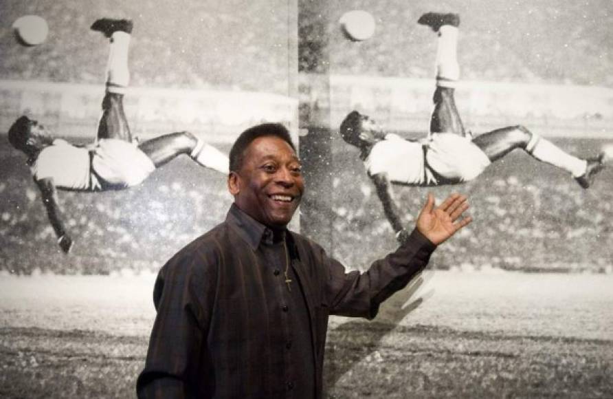 12. Pelé (Santos, NY Cosmos) 28 títulos. Foto AFP