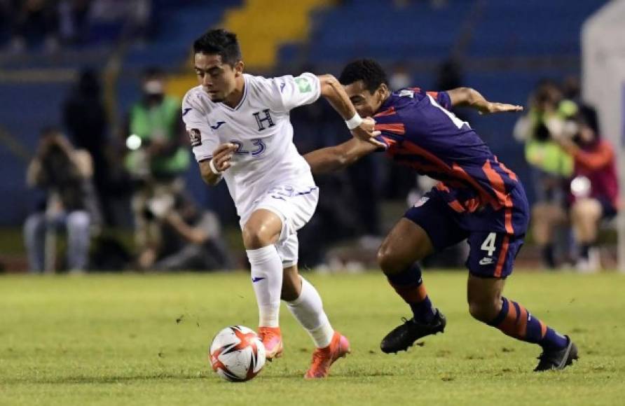 Diego Rodríguez - El lateral izquierdo del Motagua fue uno de los más destacados en esta fecha FIFA. Fue titular en dos juegos y descansó en El Salvador. No se achicó ante los rivales de turno y dio la asistencia para el gol de Bryan Moya ante Estados Unidos.