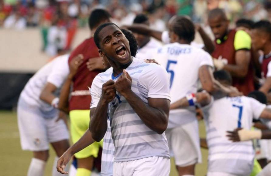 El panameño Armando Cooper celebrando la clasificación a las semifinales de la Copa Oro. Foto AFP