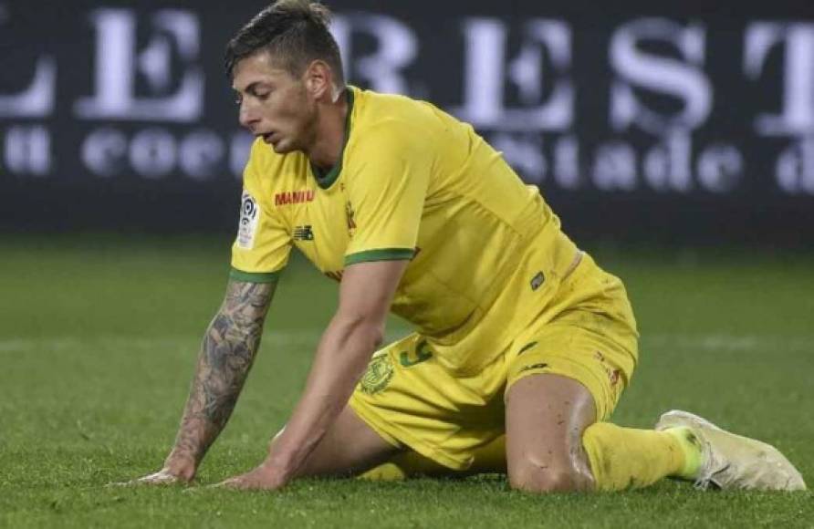 Los investigadores británicos anunciaron el lunes haber detectado la presencia de 'un ocupante' en los restos de la avioneta en que el futbolista argentino Emiliano Sala y su piloto desaparecieron hace dos semanas, hallada la víspera en el fondo del mar.