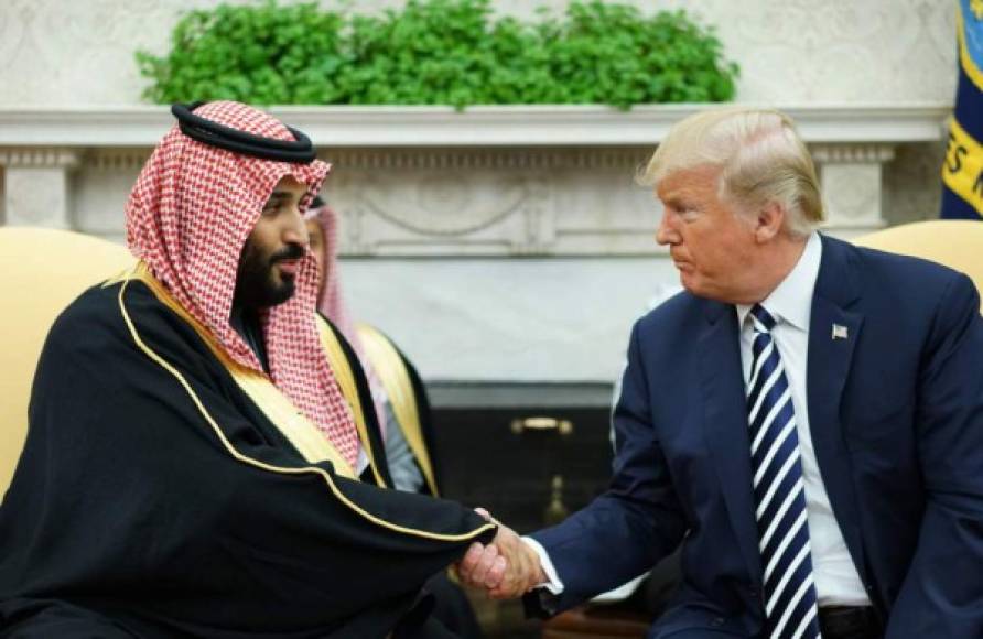 Aliados de EEUU:<br/><br/>- Arabia Saudita: <br/><br/>Para EEUU, Arabia Saudita es como una novia con dinero que provee petroleo a cambio de seguridad en Medio Oriente, está relación diplomática alcanza más de 60 años de 'noviazgo'. <br/><br/>Recientemente Mike Pompeo, Secretario de Estado de Estados Unidos se reunió con el Viceministro de Defensa de Arabia Saudita, Khalid bin Salman para garantizar la seguridad de EEUU en el extranjero y lograr la estabilidad en Medio Oriente. <br/>