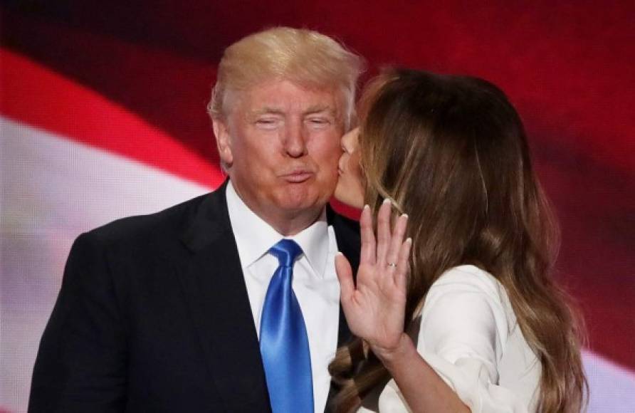 Donald Trump, virtual candidato republicano a la presidencia de EUA, presentó anoche a su esposa Melania como 'la próxima primera dama de los Estados Unidos' momentos antes de que ella pronunciara un discurso en la convención republicana en Cleveland.