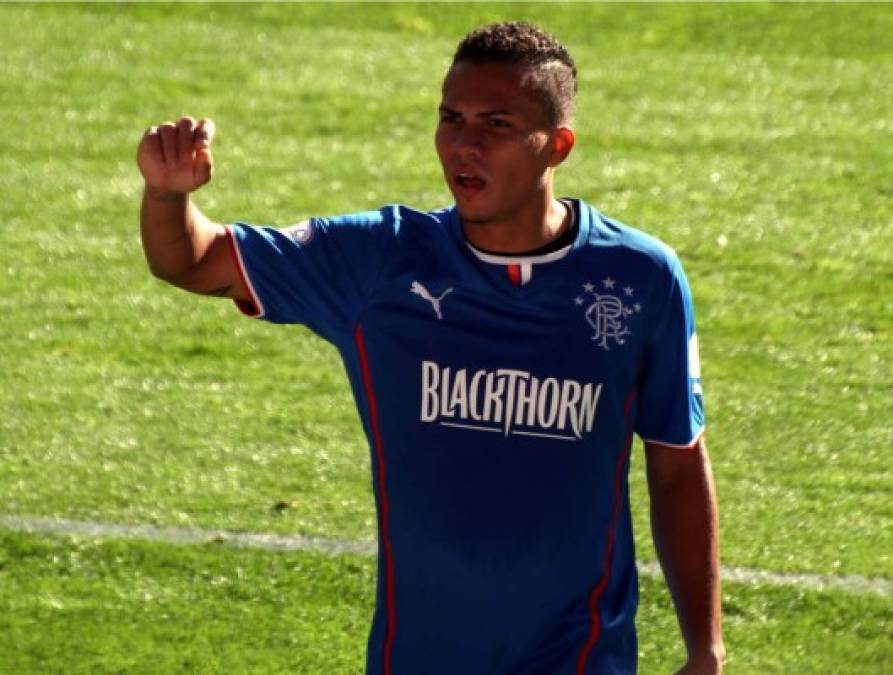 'Estoy muy contento de unirme a un club de talla y con mucha historia, como lo es Rangers. Recibí varias ofertas, pero cuando me di cuenta de la oferta de Rangers, no lo pensé dos veces y acepte', dijo Arnold Peralta en su momento.