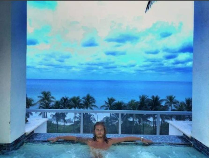 Tras la salida de su selección del Mundial de Rusia, Gislason eligió Miami para darse unas vacaciones, y fue allí donde conoció a una latina que acaparó la atención del islandés.