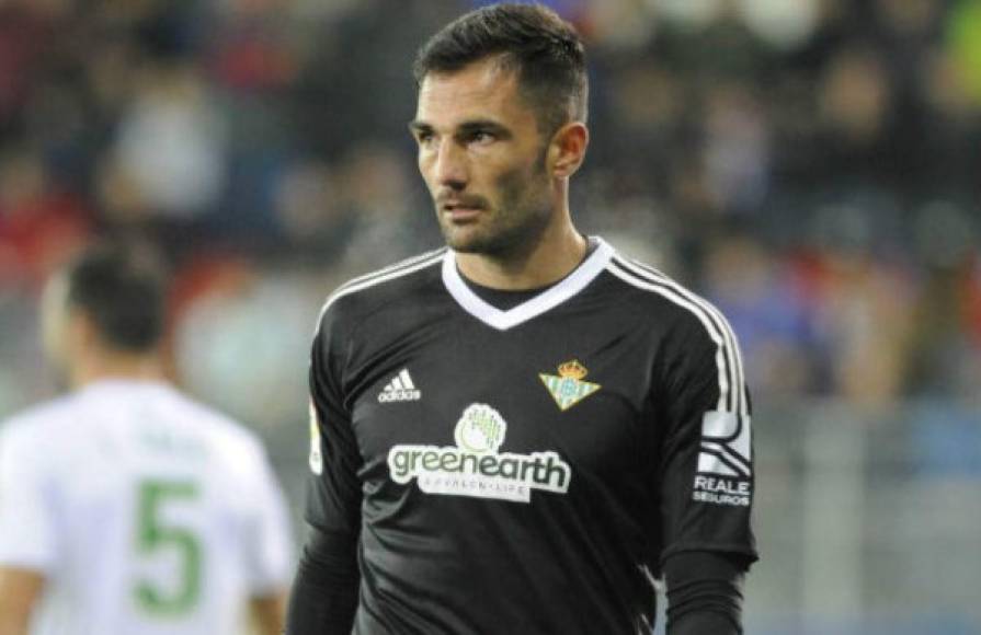 Adán. Según ‘Sevillainfo’, el portero del Betis podría ser el sustituto de Pau López en el Espanyol.