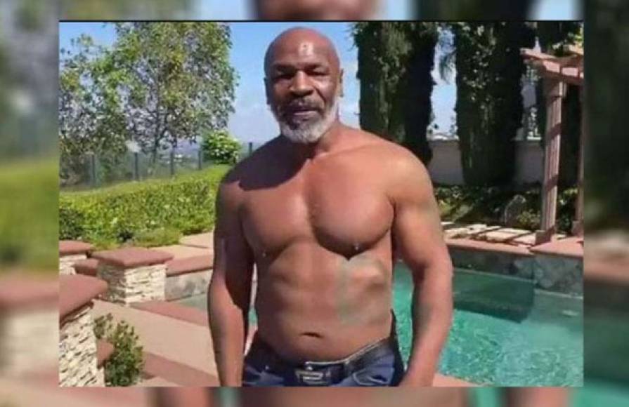 Se estima que Mike Tyson perdió alrededor de 60 kilos, además de ganar una impactante musculatura.
