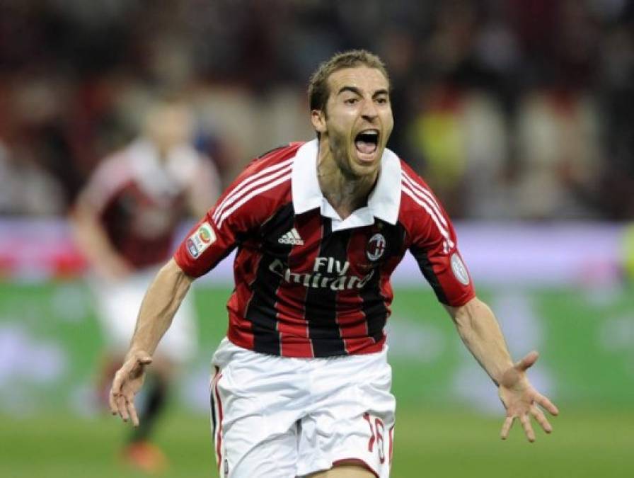 Mientras jugaba en el Milan, donde se proclamó campeón de Liga y de la Supercopa, Flamini trabajó muy de cerca con las Universidades de Pisa y la Politécnica de Milán, perfeccionando la producción de este ácido.