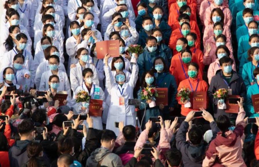 La Organización Mundial de la Salud confirmó que Wuhan, epicentro de la pandemia mundial, no había reportado nuevos casos en 24 horas.