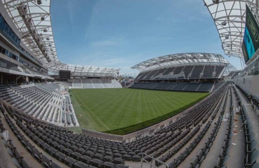 Es el primer estadio al aire libre construido en Los Ángeles desde 1962.