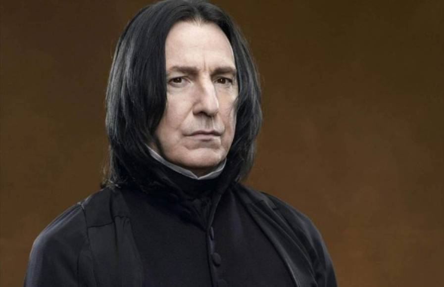 Alan Rickman: el 13 de enero Ramsey anotó con el Liverpool. Al día siguiente murió el actor inglés, recordado por interpretar al profesor Snape en las sagas de Harry Potter -entre muchos papeles más