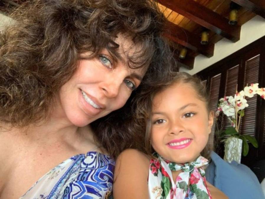 Pese a las malas vibras de parte de Yolanda Andrade y su allegados, Verónica ha optado por ignorar los malos comentarios y enfocarse en su familia.